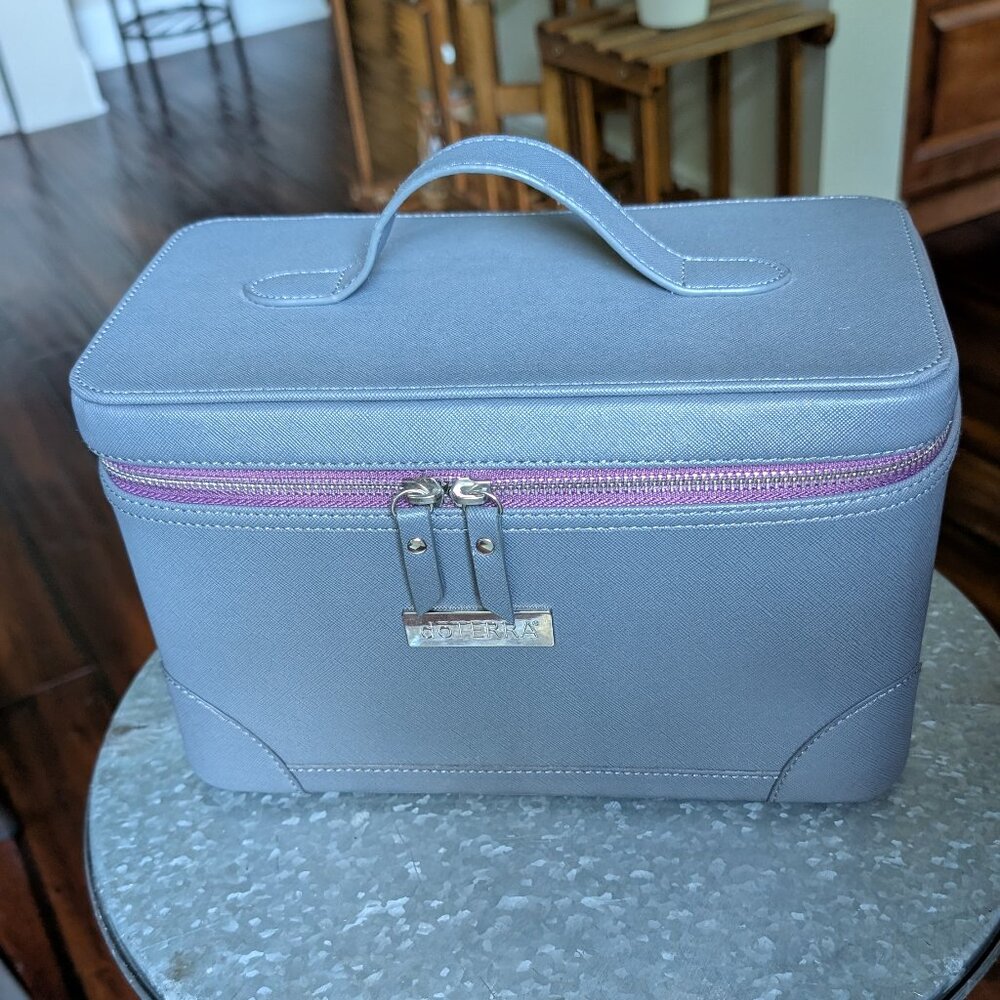 Essential Storage Box (holds 48 15/5ml bottles & 9 rollers)